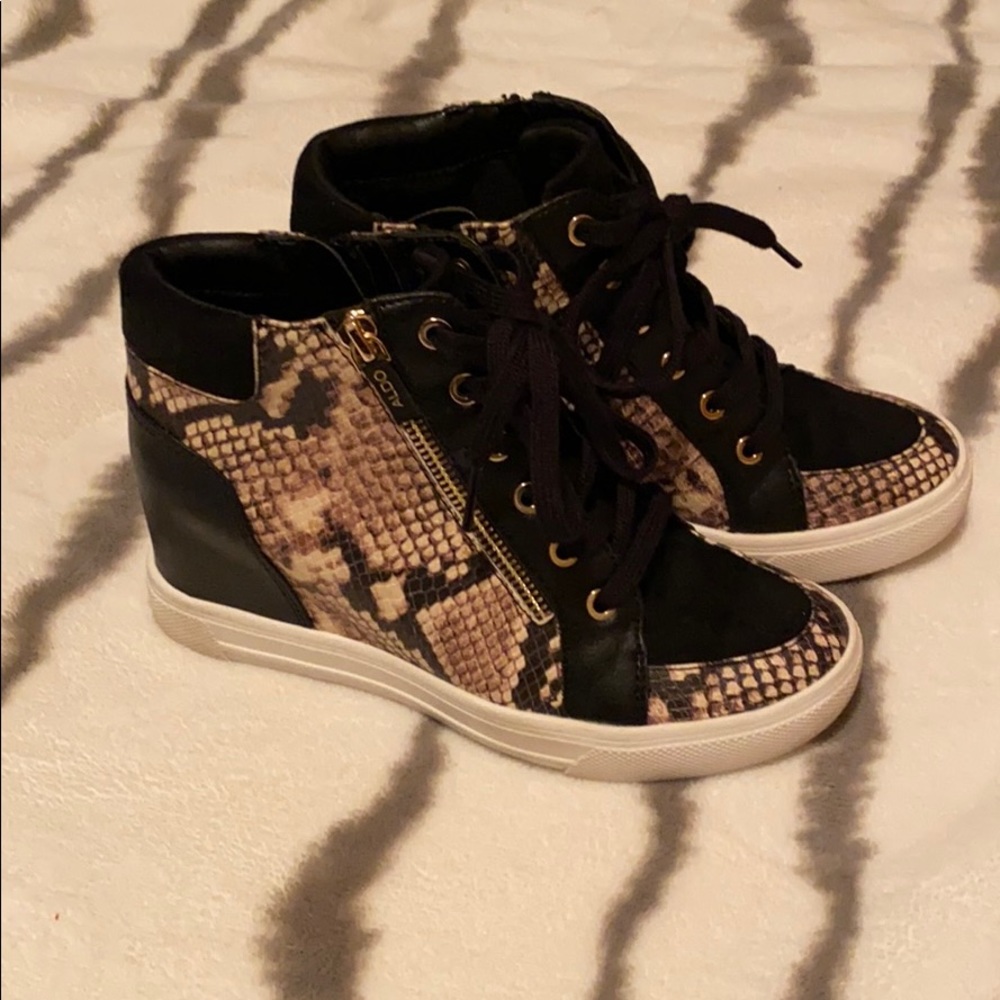 Aldo high top snake skin shoes size 7.5